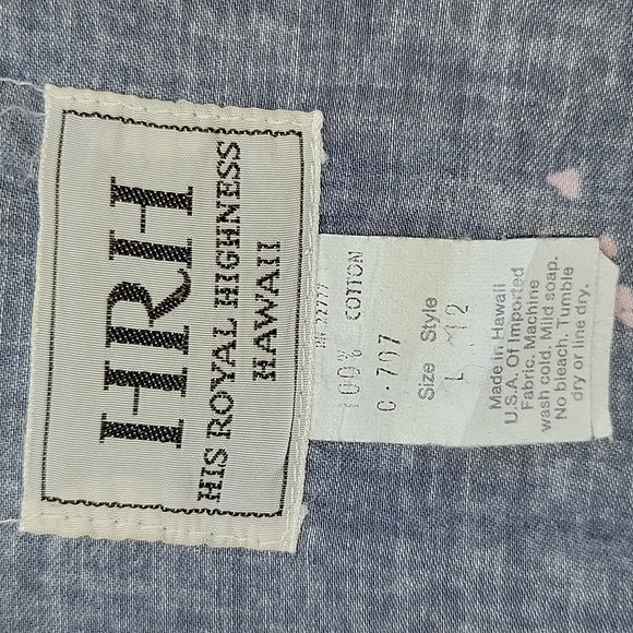 Men's Lightweight, Short Sleeved Chambray Floral Denim Button Down - Picture 7 of 7